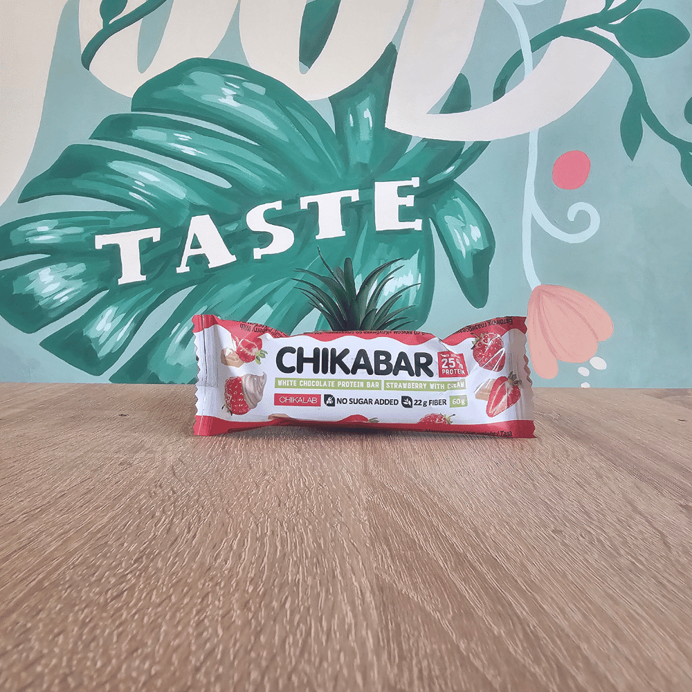 Chikabar - Protein bar - White chocolate strawberry 60g 1 Chikabar - Low calorie protein bar - Strawberry
